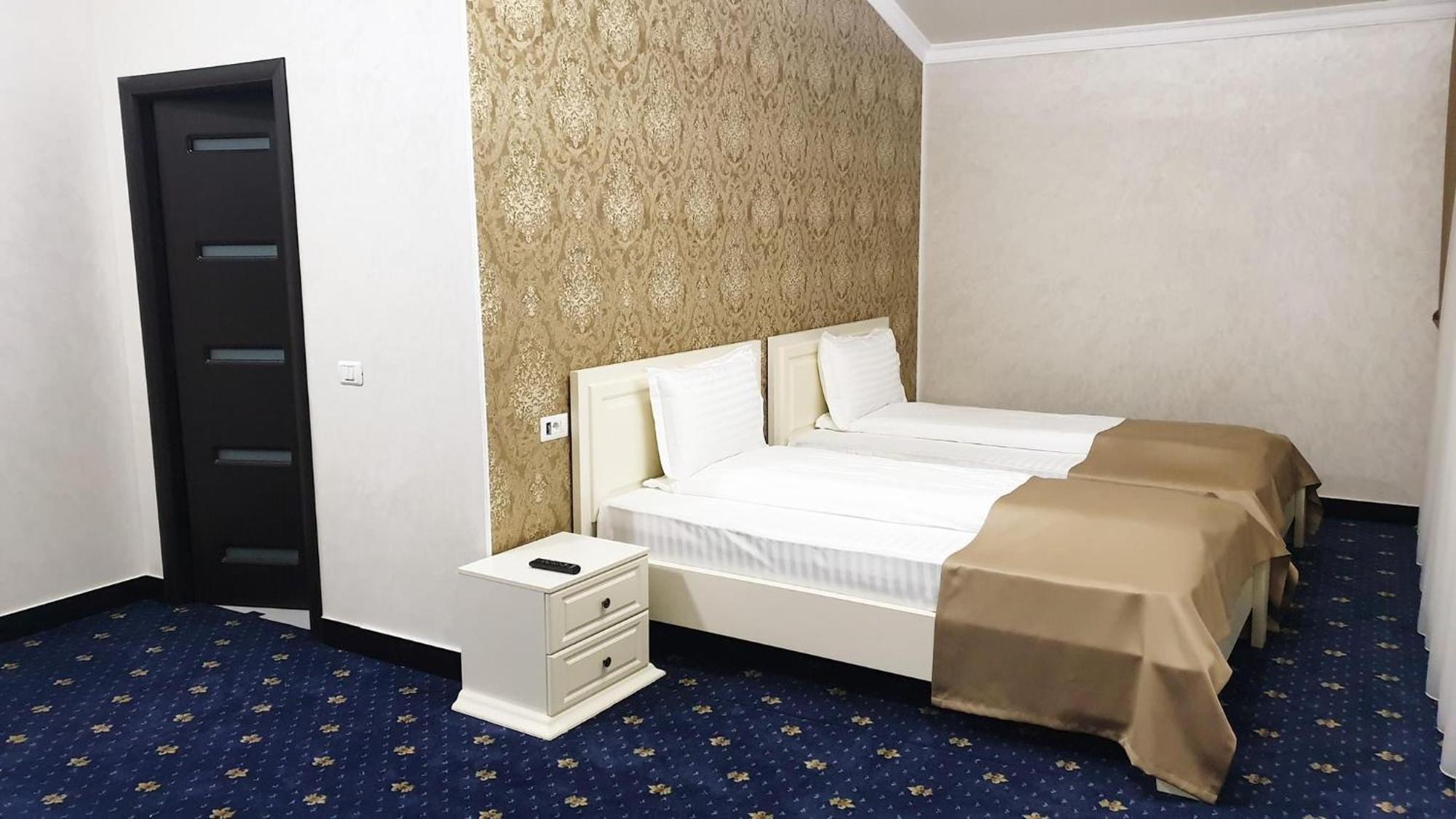 Hotel Bacsoridana Tecuci ภายนอก รูปภาพ